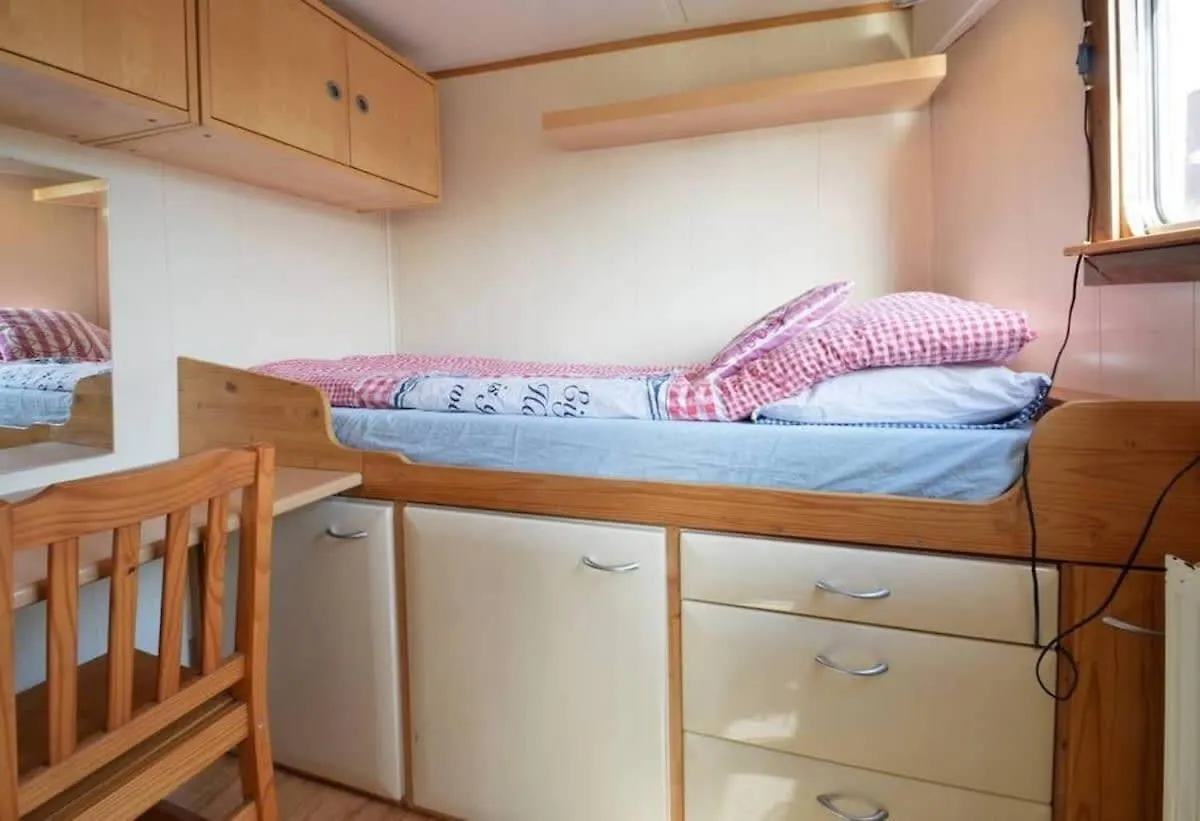 Houseboat Captain'S Quarters In Harbour Amsterdam